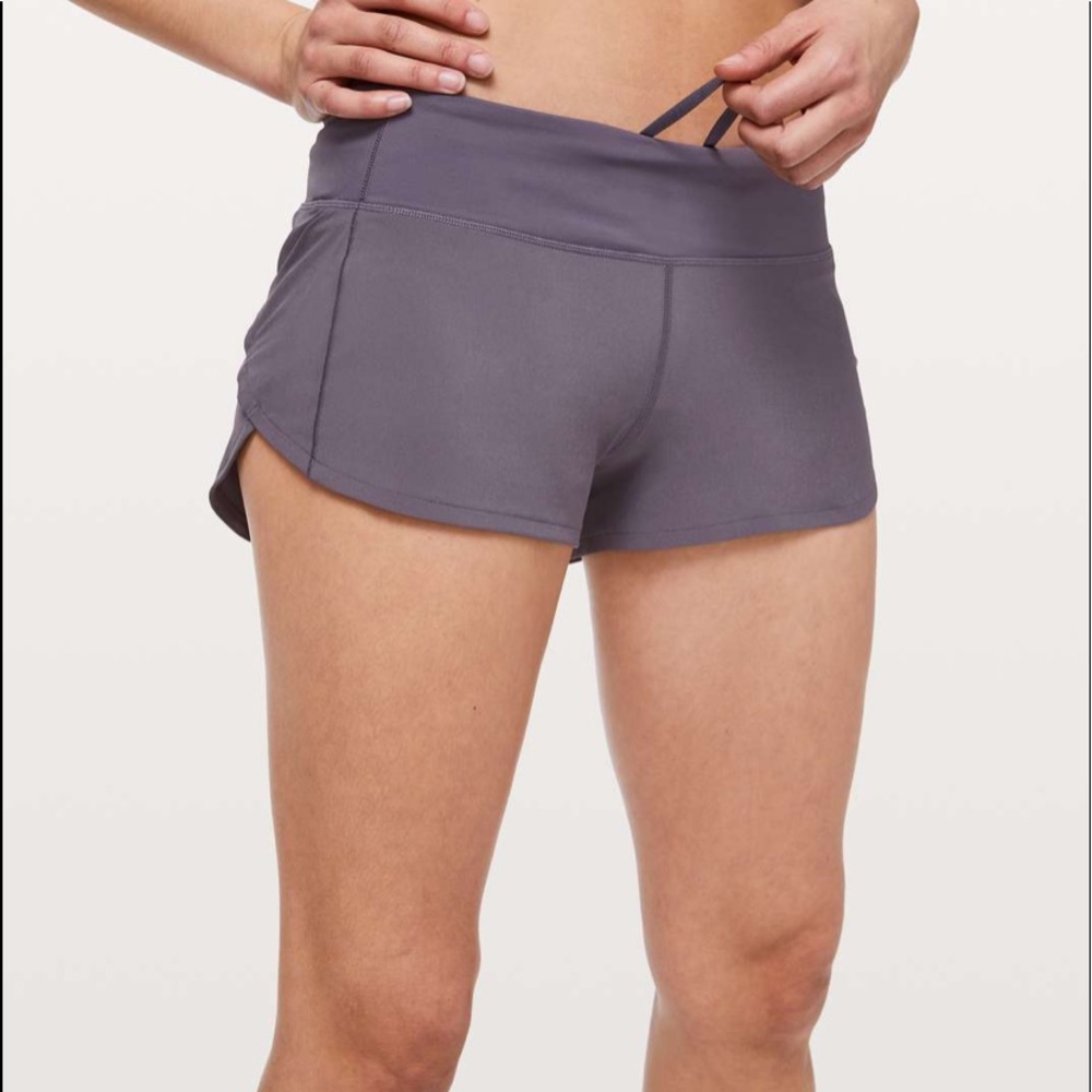 - Lululemon short 2.5 inseam